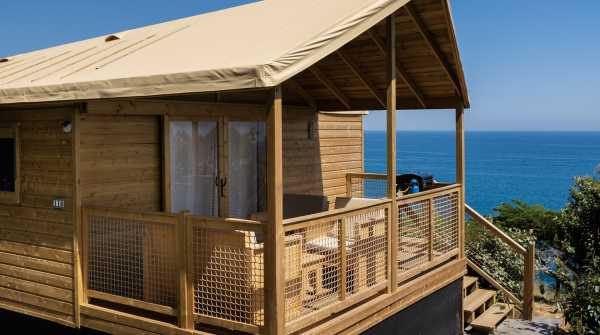 ECOLODGE sur pilotis côté mer avec eau et sanitaire (5/7pers.) Modèle 2019