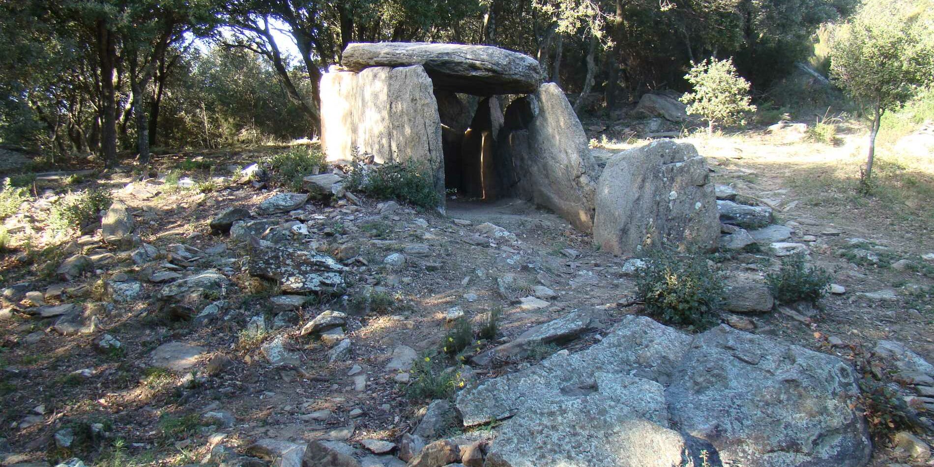 les-criques-de-porteil-notre-region-randonnee-LA-DOLMEN-DE-NA-CRISTIANA